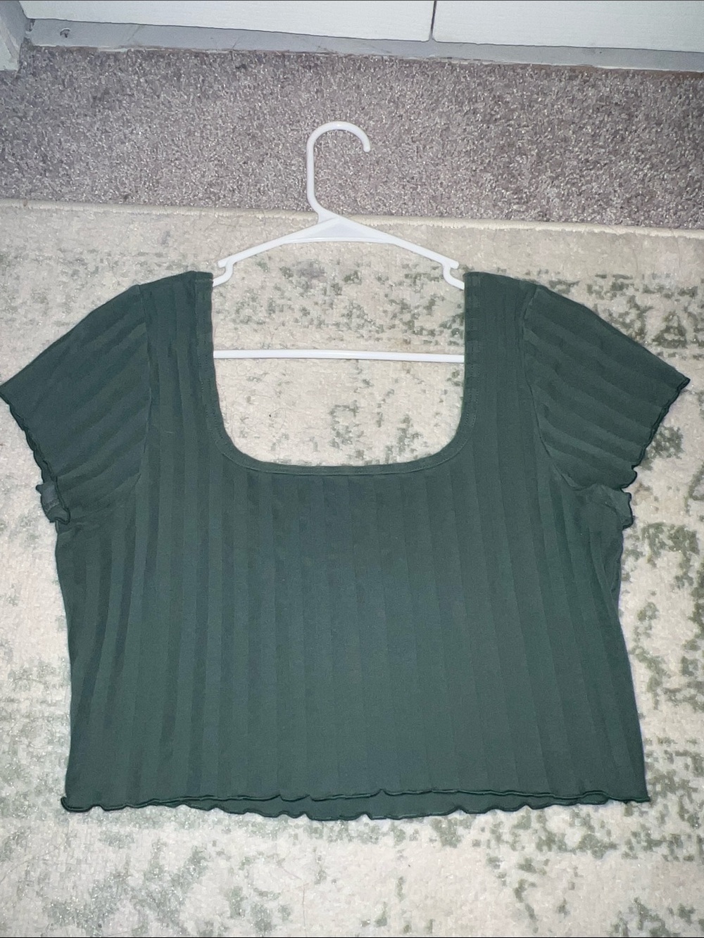 Green Ribbed Scoop-Neck Cropped Top - Picture 2 of 2